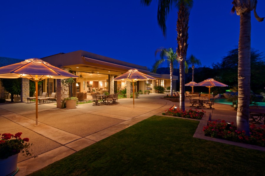 enhance-your-outdoor-entertainment-area-with-speaker-systems