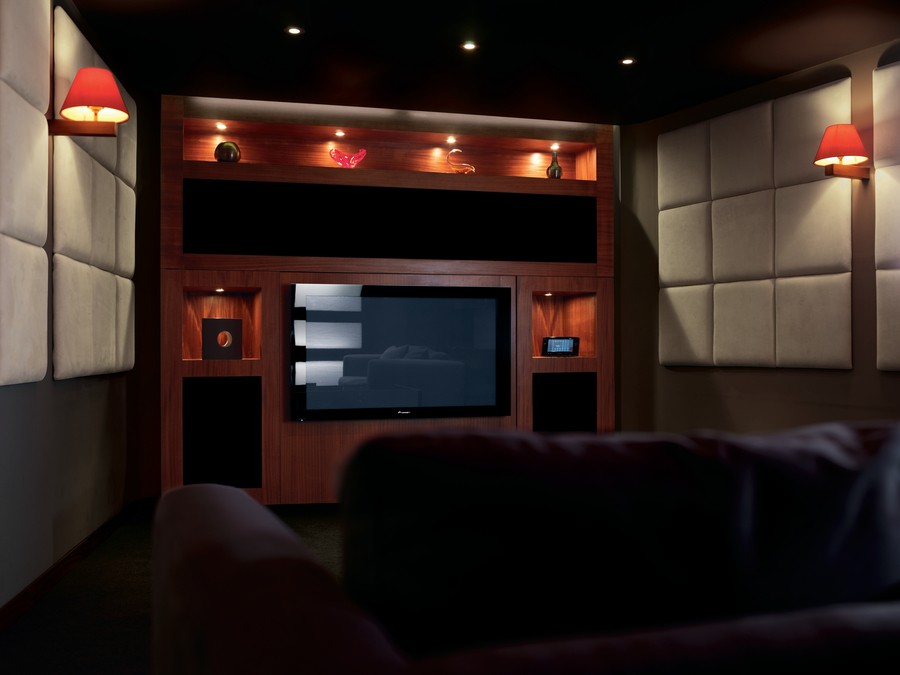 FUZIO3_JulyBlog2_SurroundSoundSetup_BeverelyHills.edited_image