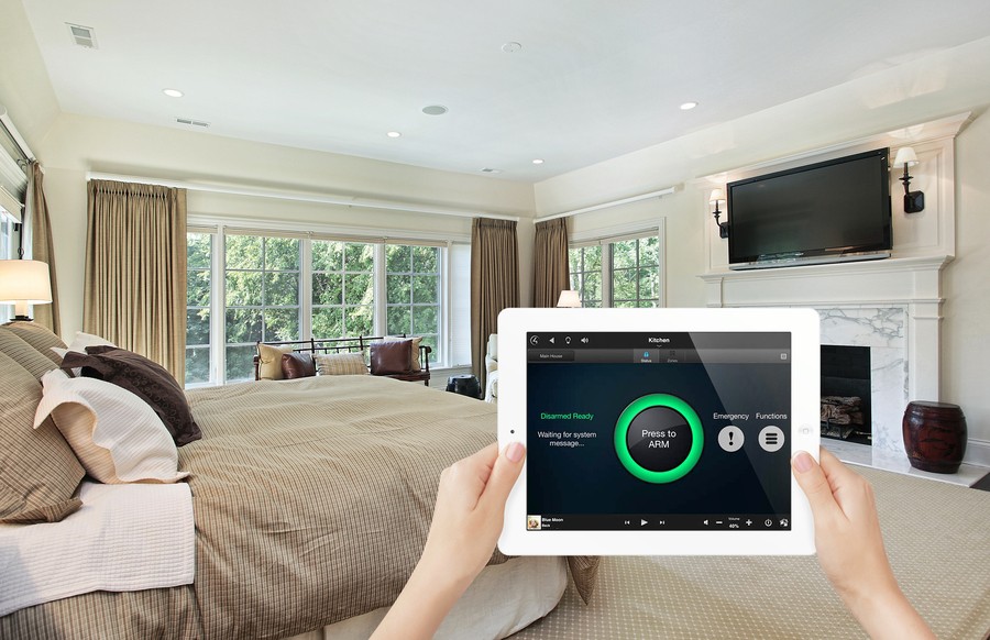 FUZIO3_OctoberBlog2_AutomatedDoorLocks_NewportBeach.edited_Image