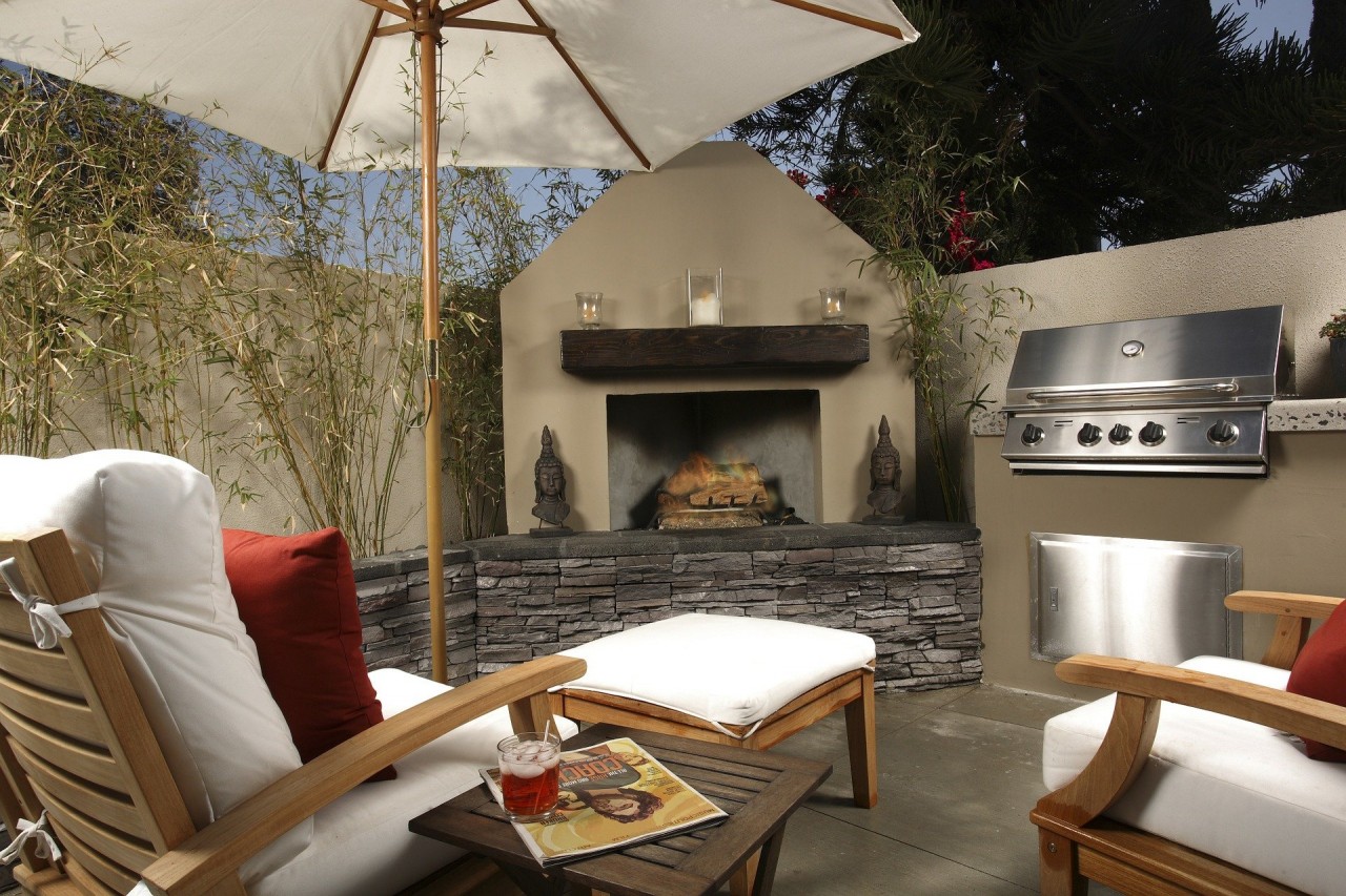 FUZIO3_DecemberBlog1_OutdoorSpeakerSystem_LagunaBeach.edited_Image